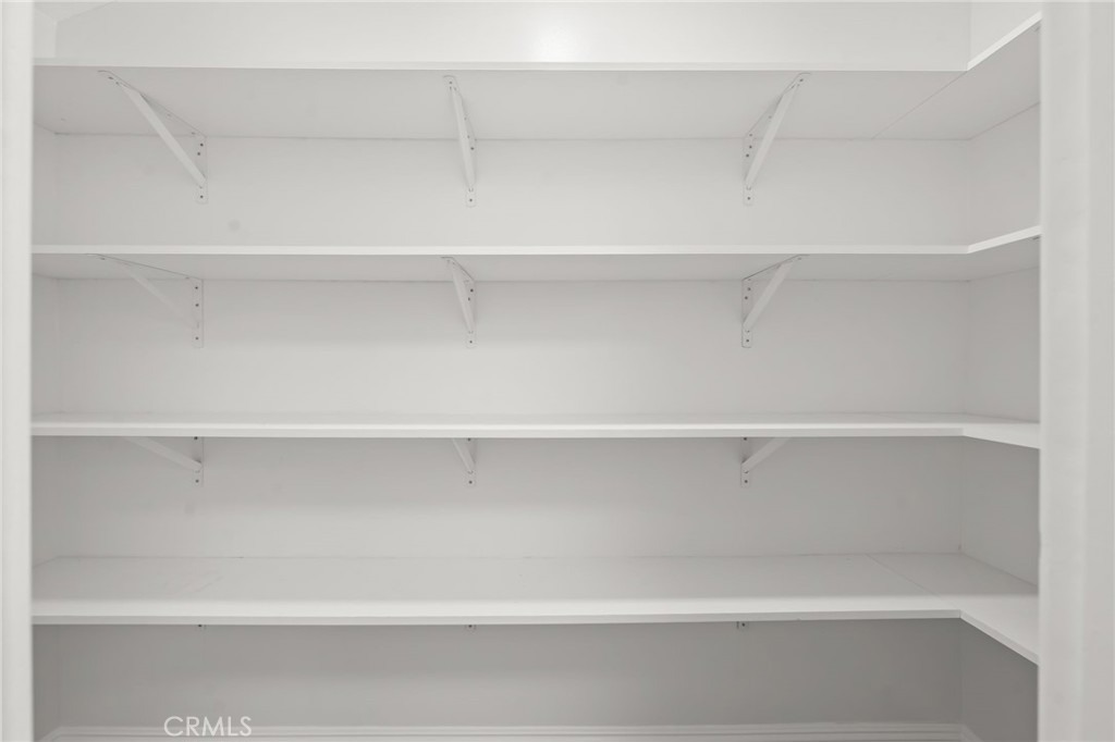 https://media.crmls.org/medias/83739d53-ae85-4c83-9cb3-e63c97a30f5b.jpg?preset=X-Large