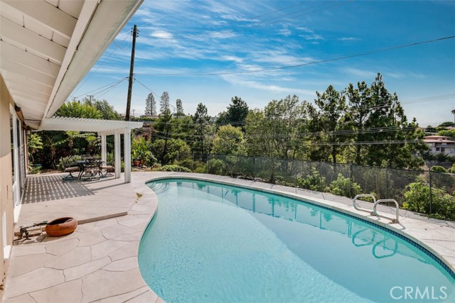 27105 Springcreek Road, Rancho Palos Verdes, California 90275, 4 Bedrooms Bedrooms, ,3 BathroomsBathrooms,Residential,Sold,Springcreek,PV21190601