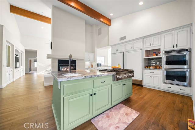 9394 Gum Tree Drive, Corona CA: https://media.crmls.org/medias/8373bee3-feeb-4f88-8926-61186786c77b.jpg