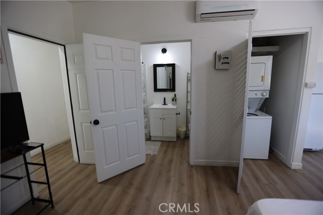 1526 E 1st Street, Los Angeles CA: https://media.crmls.org/medias/83740afe-a7a9-4792-ba35-03f8438d0220.jpg