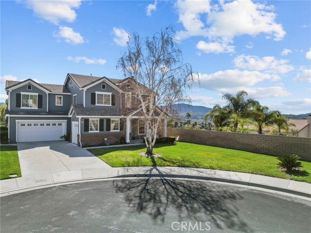 Detail Gallery Image 2 of 45 For 28246 Deer Ct, Canyon Country,  CA 91351 - 4 Beds | 2/1 Baths