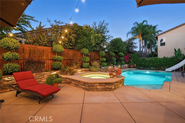 13742 Woodcrest Court, Eastvale CA: https://media.crmls.org/medias/8375099b-7f8c-4f26-9ccd-528ccedb91c3.jpg