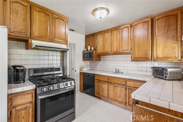 Detail Gallery Image 14 of 38 For 3929 Modesto Dr, San Bernardino,  CA 92404 - 3 Beds | 1 Baths