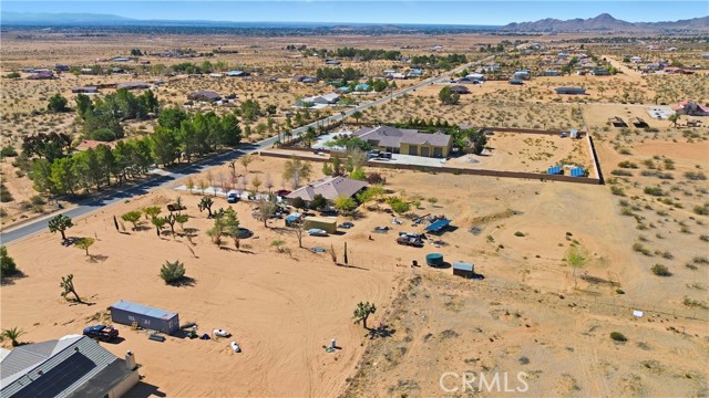 Detail Gallery Image 14 of 22 For 24030 Cahuilla Rd, Apple Valley,  CA 92307 - 4 Beds | 3 Baths