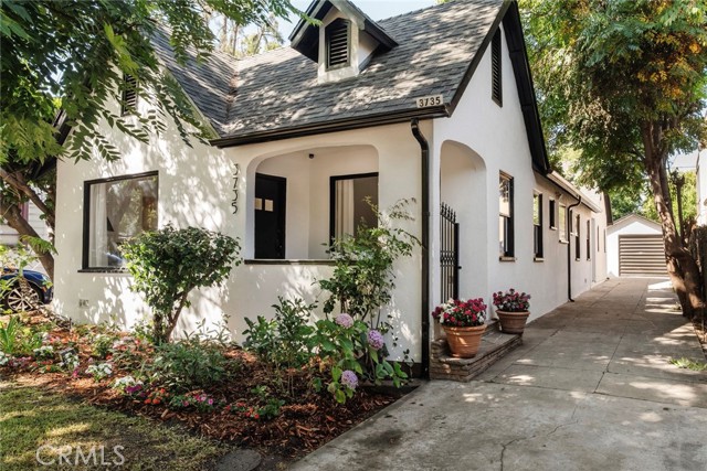 3735 Edenhurst Avenue, Los Angeles CA: https://media.crmls.org/medias/8376909d-bf54-46f7-85d3-a2acbb59422e.jpg