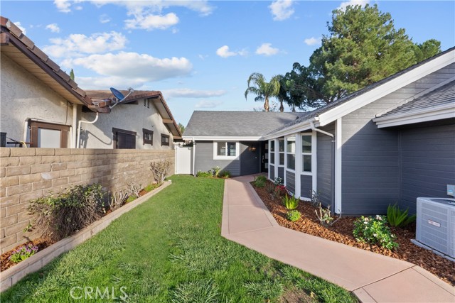 Image 33 of 35 For 25072 Atwood