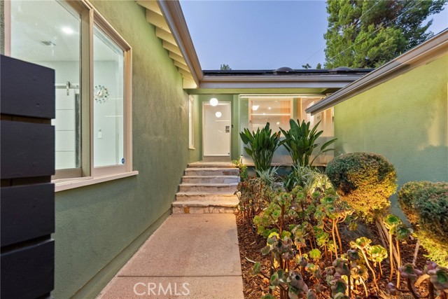 3051 Gertrude Avenue, La Crescenta CA: https://media.crmls.org/medias/8376a016-f384-42fc-b0ff-580d5d68c7b1.jpg