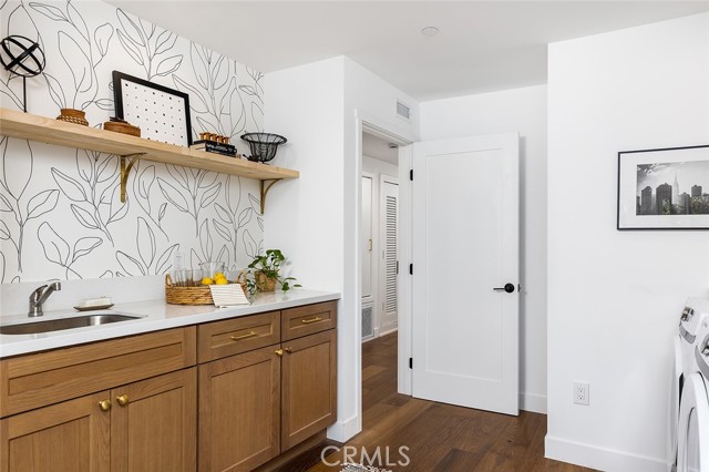 1130 Windsor Place, South Pasadena CA: https://media.crmls.org/medias/83770373-dcc5-4c1b-b29b-253b3dea5b22.jpg