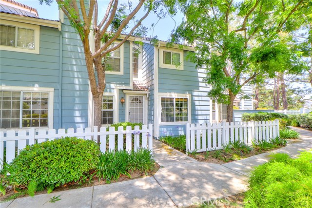345 Jeremiah Drive, Simi Valley CA: https://media.crmls.org/medias/83771b26-4f18-43a1-9154-02a56a3a11a7.jpg