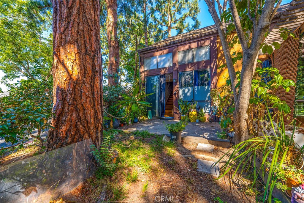 https://media.crmls.org/medias/837761c9-7692-400a-a649-5ebca6146753.jpg?preset=X-Large