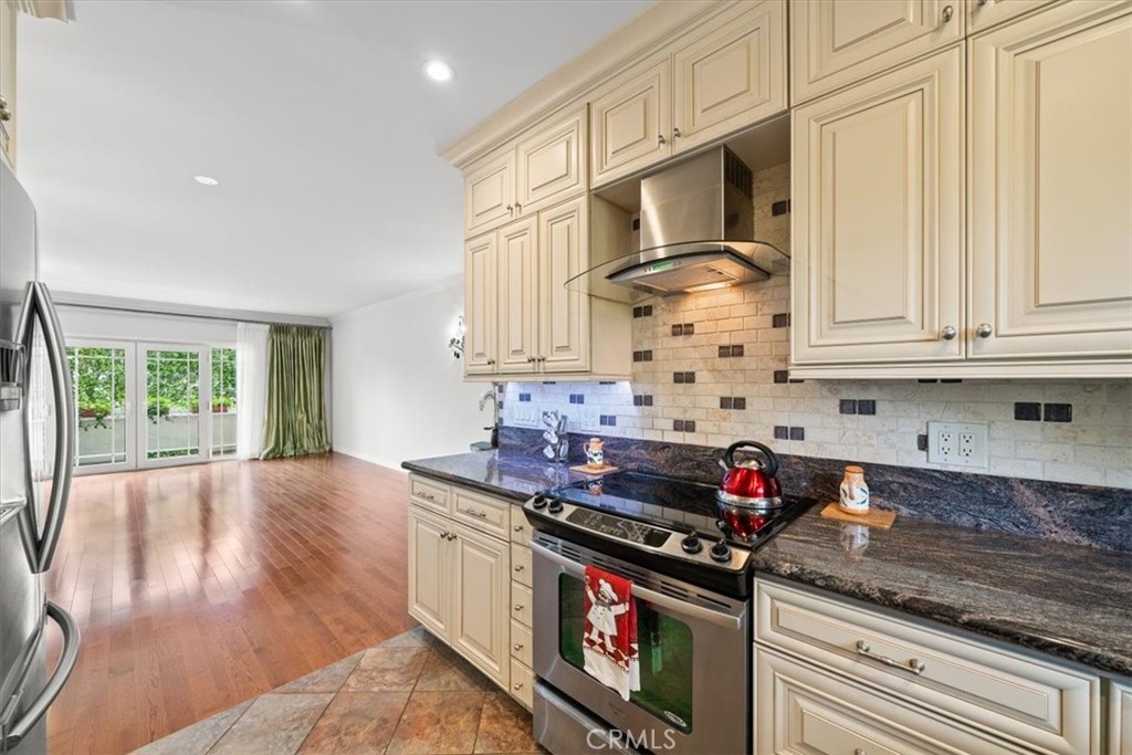 1228 N La Cienega Boulevard #203