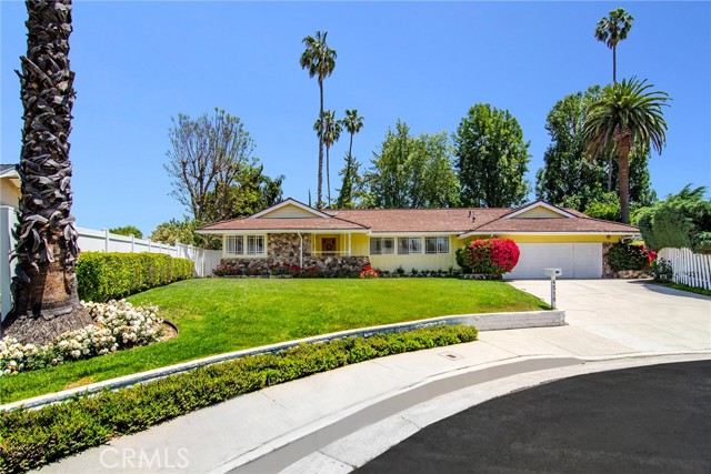 Detail Gallery Image 1 of 48 For 4510 Triste Pl, Tarzana,  CA 91356 - 4 Beds | 3 Baths