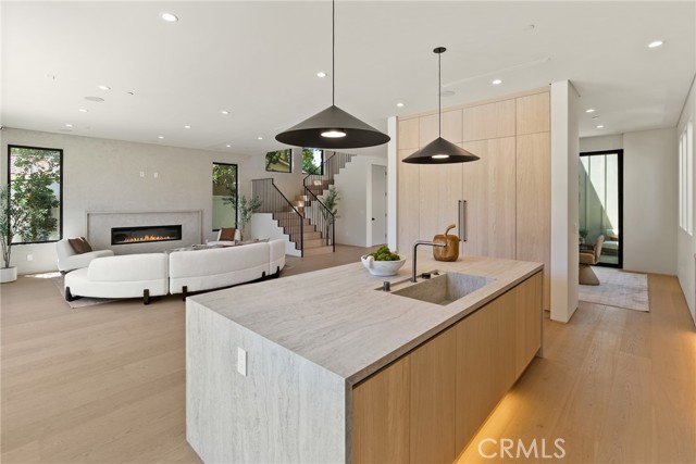 Detail Gallery Image 12 of 65 For 14738 Otsego St, Sherman Oaks,  CA 91403 - 5 Beds | 5/1 Baths