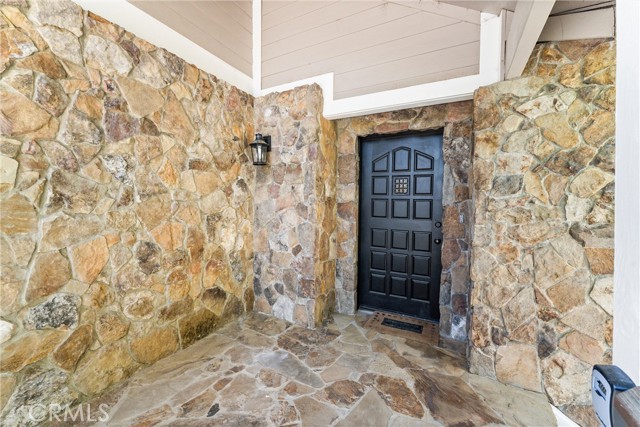 Detail Gallery Image 3 of 69 For 41659 Mockingbird Dr, Big Bear Lake,  CA 92315 - 4 Beds | 2/1 Baths