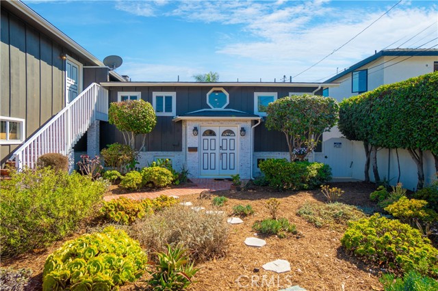 Detail Gallery Image 4 of 40 For 1510 E Maple Ave, El Segundo,  CA 90245 - 5 Beds | 4 Baths