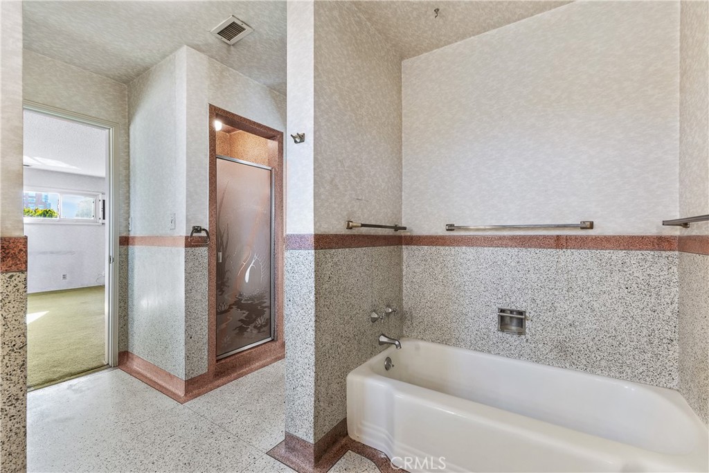 https://media.crmls.org/medias/837b5f7e-52b8-4489-a813-33e95965c62d.jpg?preset=X-Large