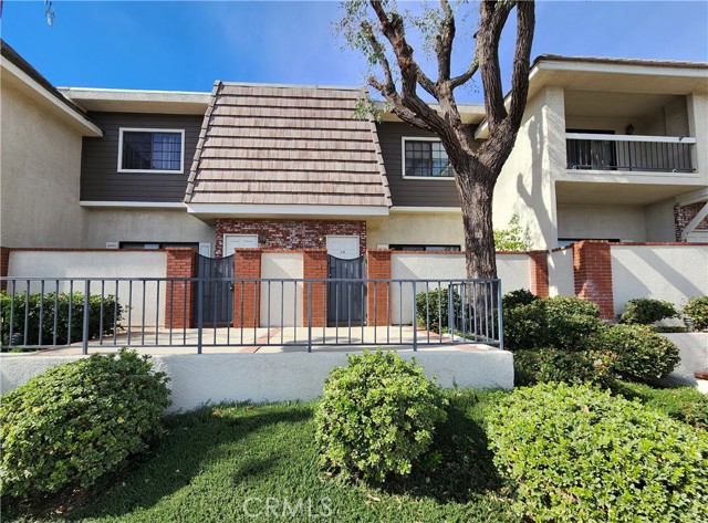 Detail Gallery Image 2 of 42 For 10201 Mason Ave #34,  Chatsworth,  CA 91311 - 2 Beds | 2/1 Baths