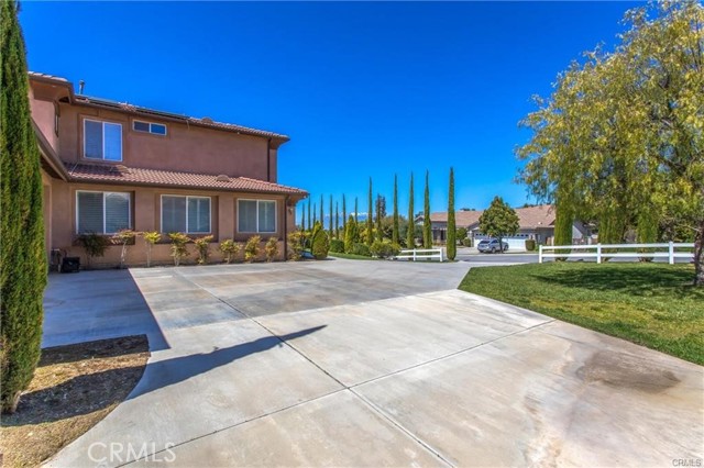 Detail Gallery Image 4 of 69 For 2136 Horse Trail Dr, Redlands,  CA 92373 - 4 Beds | 3/1 Baths