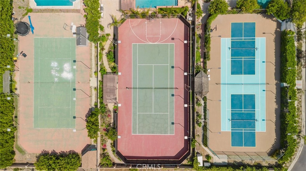 https://media.crmls.org/medias/837bd9f2-0d77-4826-83be-4a8ff9494950.jpg?preset=X-Large