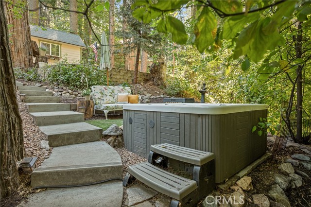 655 Cottage Grove Drive, Lake Arrowhead, CA 92352