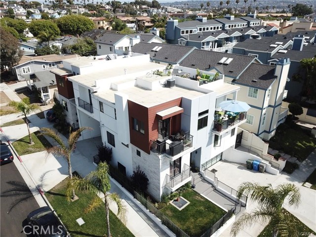 Detail Gallery Image 25 of 26 For 700 Broadway, Redondo Beach,  CA 90277 - 4 Beds | 3/1 Baths