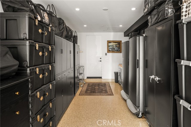 412 29th Street, Newport Beach CA: https://media.crmls.org/medias/837cea74-3095-494d-bbb1-45d0b6c916d3.jpg