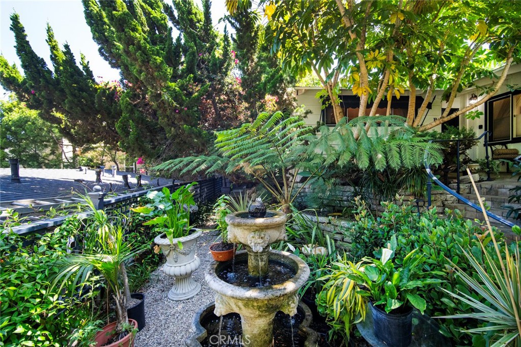 837eb568 B736 4f16 907c 98e3f8507117