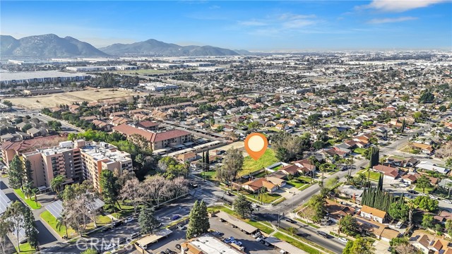 Detail Gallery Image 8 of 17 For 9906 Juniper, Fontana,  CA 92335 - – Beds | – Baths