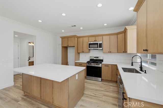 Detail Gallery Image 16 of 41 For 12722 2nd, Victorville,  CA 92395 - 5 Beds | 3 Baths