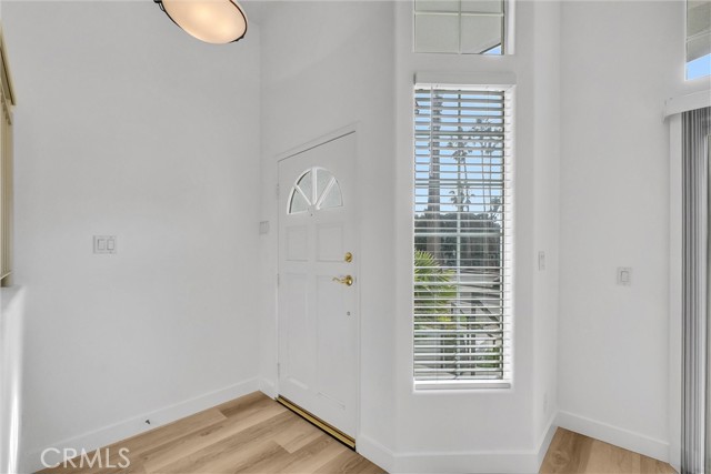 Detail Gallery Image 5 of 36 For 200 N Catalina Ave #F,  Redondo Beach,  CA 90277 - 3 Beds | 3 Baths