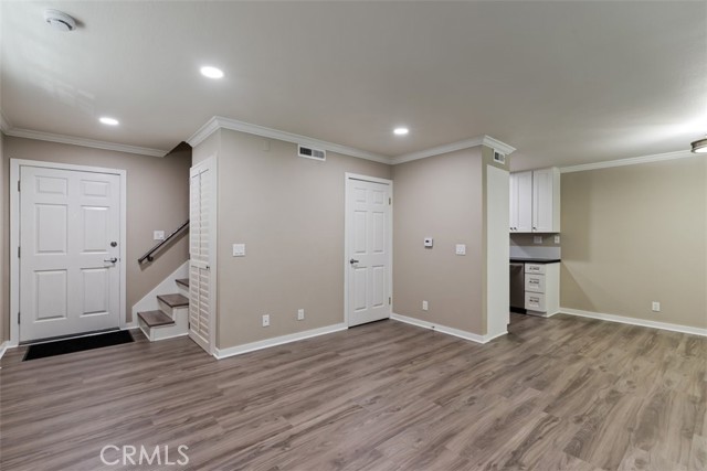 Detail Gallery Image 7 of 19 For 4744 Ben Ave #11,  Valley Village,  CA 91607 - 2 Beds | 2/1 Baths