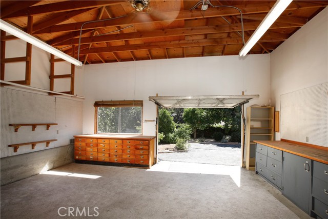 1914 Lyans Drive photo 32