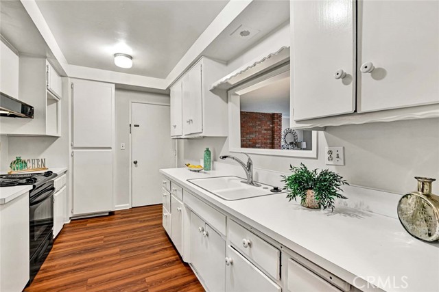 Detail Gallery Image 8 of 24 For 13120 Hickory Branch, Tustin,  CA 92780 - 4 Beds | 3 Baths