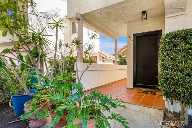 Front Image Thumbnail for CRND25271068