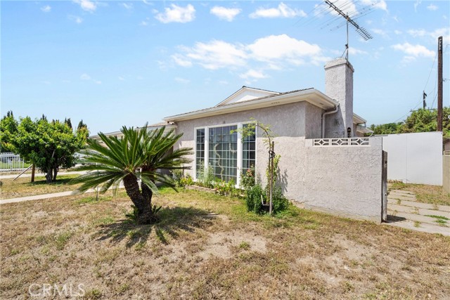 7726 Blanchard Avenue, Fontana CA: https://media.crmls.org/medias/838160d1-5934-4845-a328-e80dfb1b6497.jpg