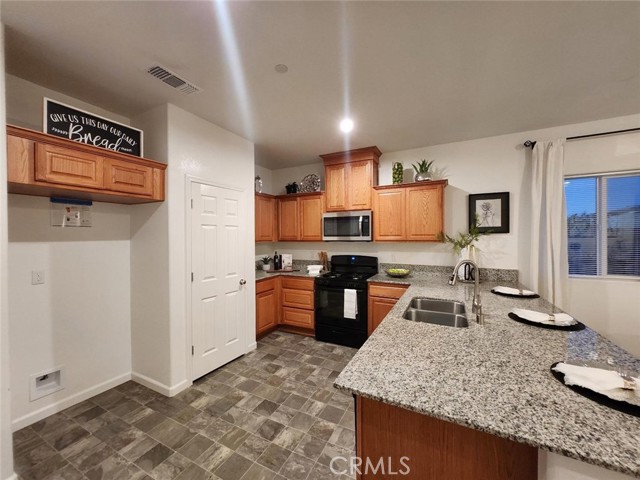 Detail Gallery Image 11 of 36 For 124 Harp Ct, Merced,  CA 95341 - 4 Beds | 2 Baths