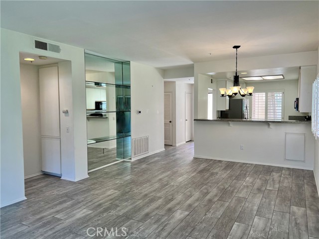 Detail Gallery Image 15 of 35 For 28 Villa Point Dr, Newport Beach,  CA 92660 - 2 Beds | 2 Baths