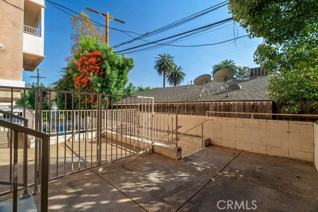 Detail Gallery Image 51 of 61 For 11504 Moorpark St #103,  Studio City,  CA 91602 - 3 Beds | 2/1 Baths