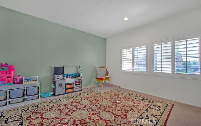 Detail Gallery Image 22 of 60 For 4822 Carl Ct, Jurupa Valley,  CA 91752 - 5 Beds | 3/1 Baths