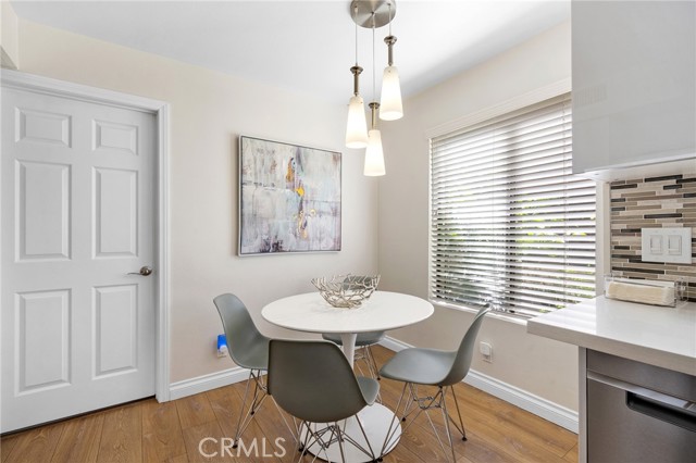 236 N Louise Street, Glendale CA: https://media.crmls.org/medias/83837cf6-6e15-477a-8798-28b9a8bb78c1.jpg