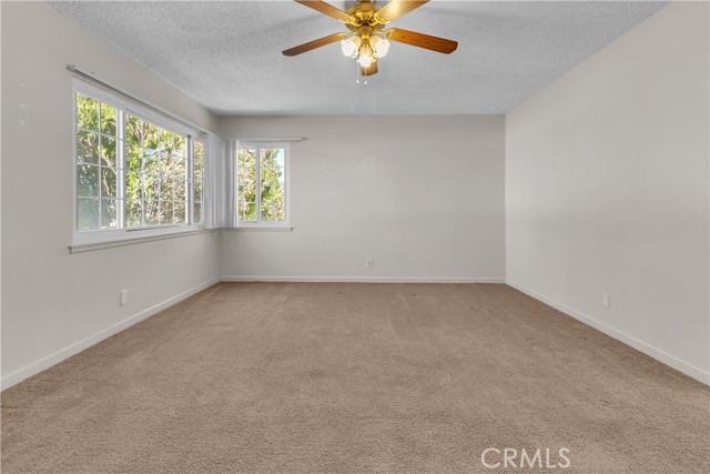 Detail Gallery Image 2 of 35 For 560 E Mountain View St, Barstow,  CA 92311 - 4 Beds | 2 Baths