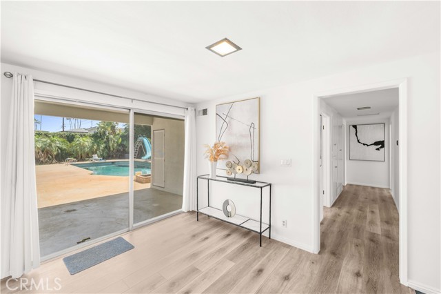 448 E Sandra Avenue, Arcadia CA: https://media.crmls.org/medias/83856e1b-2d89-4ebe-a99b-d29d62e79fd3.jpg