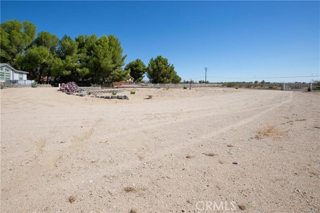 Detail Gallery Image 4 of 28 For 16265 Koch St, Mojave,  CA 93501 - 4 Beds | 2/1 Baths