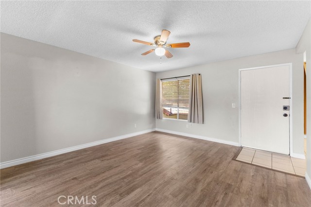 1310 Brentwood Circle, Corona CA: https://media.crmls.org/medias/83865d53-7835-4bdb-80ca-e1c1d1c70f31.jpg