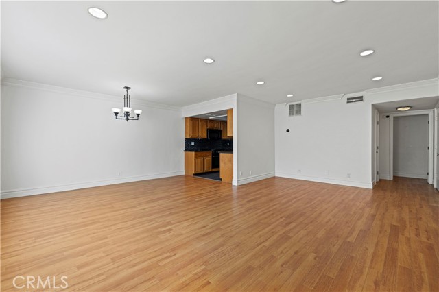 Detail Gallery Image 5 of 20 For 515 N Kenwood #112,  Glendale,  CA 91206 - 2 Beds | 2 Baths