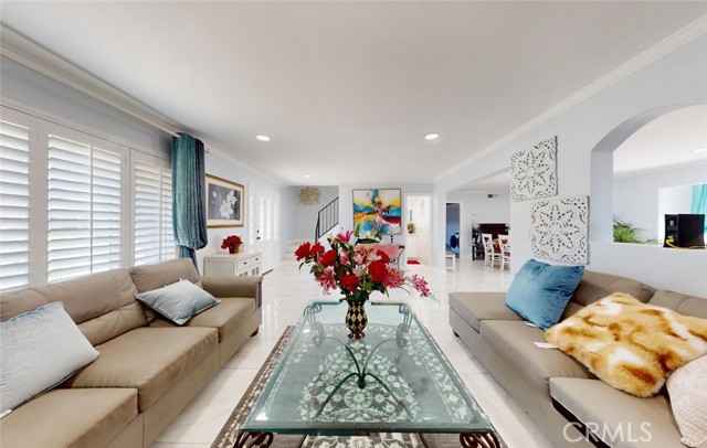 Detail Gallery Image 5 of 32 For 17891 Caledonia Cir, Huntington Beach,  CA 92647 - 5 Beds | 3/2 Baths