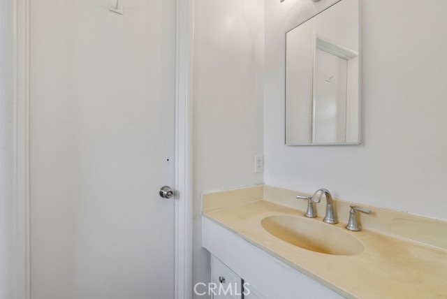 Detail Gallery Image 26 of 39 For 6707 Noble Ave, Van Nuys,  CA 91405 - 3 Beds | 2 Baths
