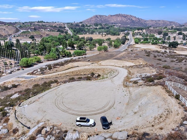38766 East Benton, Temecula CA: https://media.crmls.org/medias/8389b322-6201-48a4-b904-ad611b343603.jpg