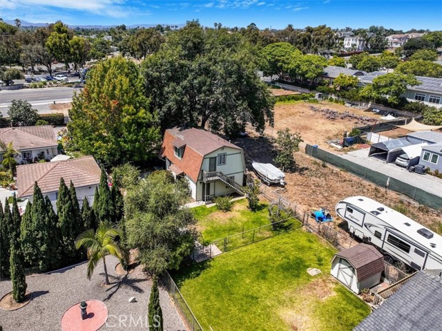 1300 Oak Avenue, Carlsbad CA: https://media.crmls.org/medias/8389f961-539f-403b-86f9-adc15c135b46.jpg