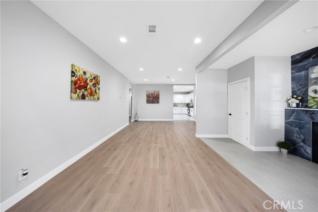 Detail Gallery Image 2 of 48 For 404 E Kingsley Ave, Pomona,  CA 91767 - 5 Beds | 3 Baths